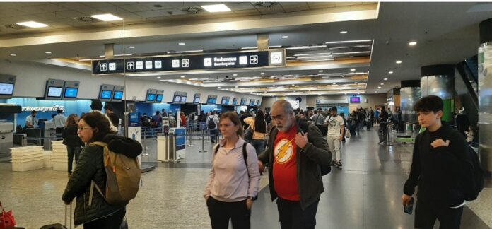 POSTALES DE MI PAIS: AEROPARQUE INTERNACIONAL JORGE NEWBERY