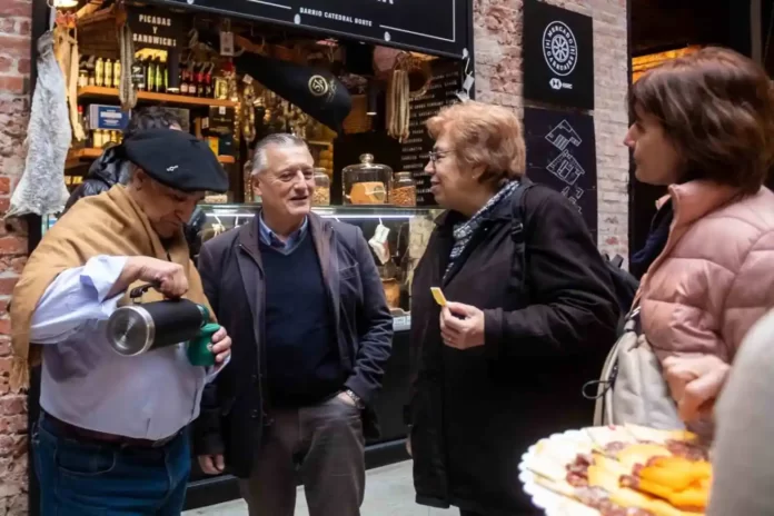 LAS FLORES ESTUVO EN EL “MERCADO DE LOS CARRUAJES”