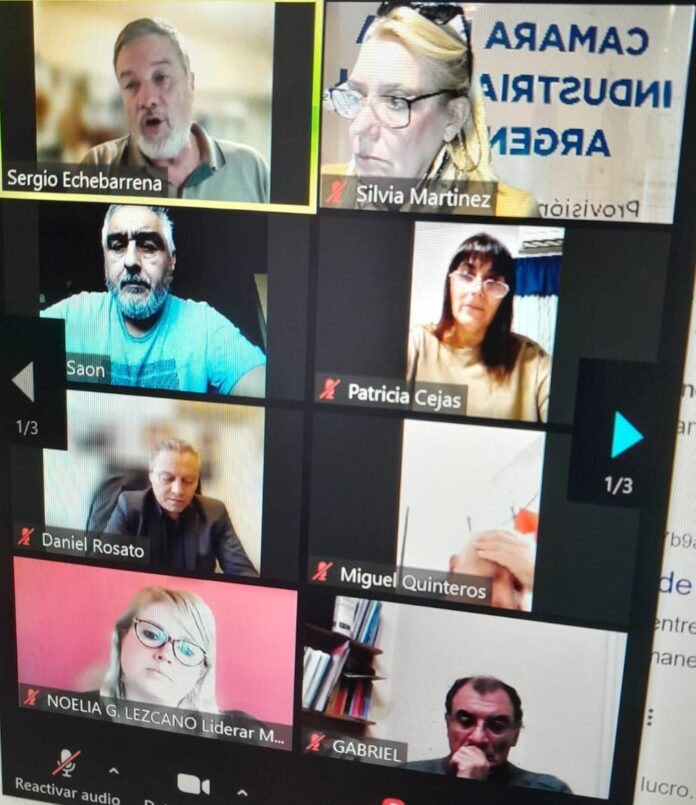 SILVIA MARTINEZ PARTICIPO EN NOMBRE DE LAS PYMES DE LA INDUSTRIA NAVAL EN EL ROL DE LA MATRIZ ENERGETICA DEL 4to CONGRESO INDUSTRIAL