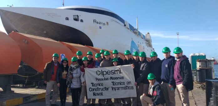 ALUMNOS DEL INSTITUTO IPESMI VISITARON EN BUENOS AIRES ASTILLEROS Y UNIVERSIDADES