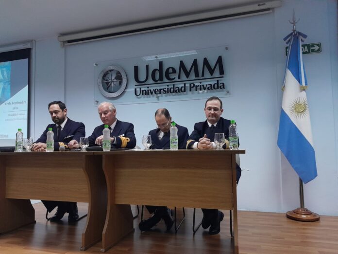 CINA PARTICIPO DE CICLO ORGANIZADO POR LA UNIVERSIDAD DE LA MARINA MERCANTE