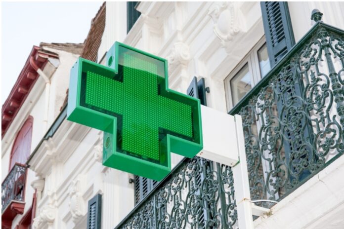 LA FEDERACION INTERNACIONAL FARMACEUTICA EXPRESA SU PREOCUPACION POR EL IMPACTO DEL DNU EN LA PROFESION DEL SECTOR