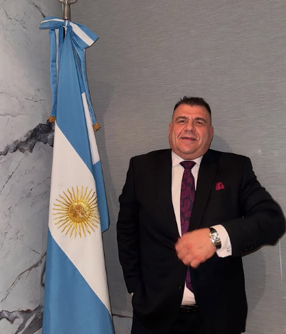 EL CANDIDATO A SENADOR BONAERENSE MIGUEL ANGEL SOFÍA INICIA COLECTA PARA LOS JUBILADOS