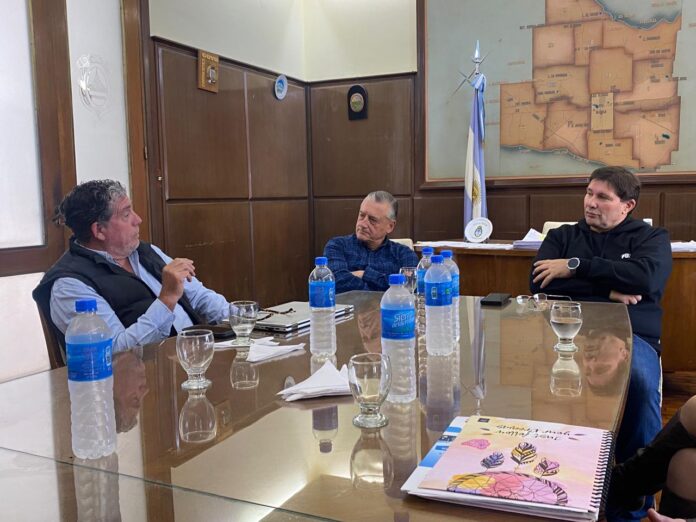 EL EMPRESARIO RAFAEL DAHL VISITÓ LAS FLORES Y SE REUNIÓ CON EL INTENDENTE ALBERTO GELENE