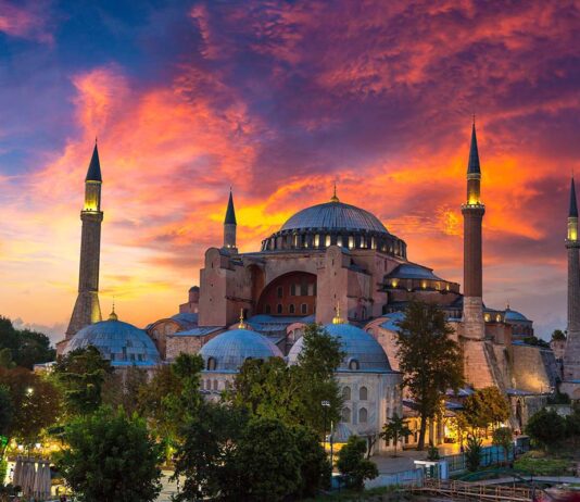 ESTAMBUL UNA DE LAS CIUDADES MÁS POBLADAS DEL MUNDO